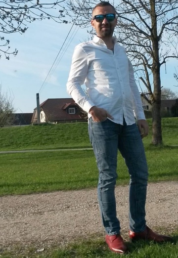 Tamim (@tomas1526) — my photo № 3